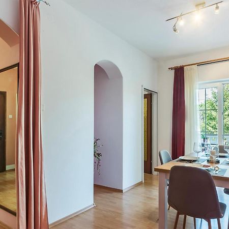 2 Bedroom Beautiful Apartment In Valtura Buitenkant foto