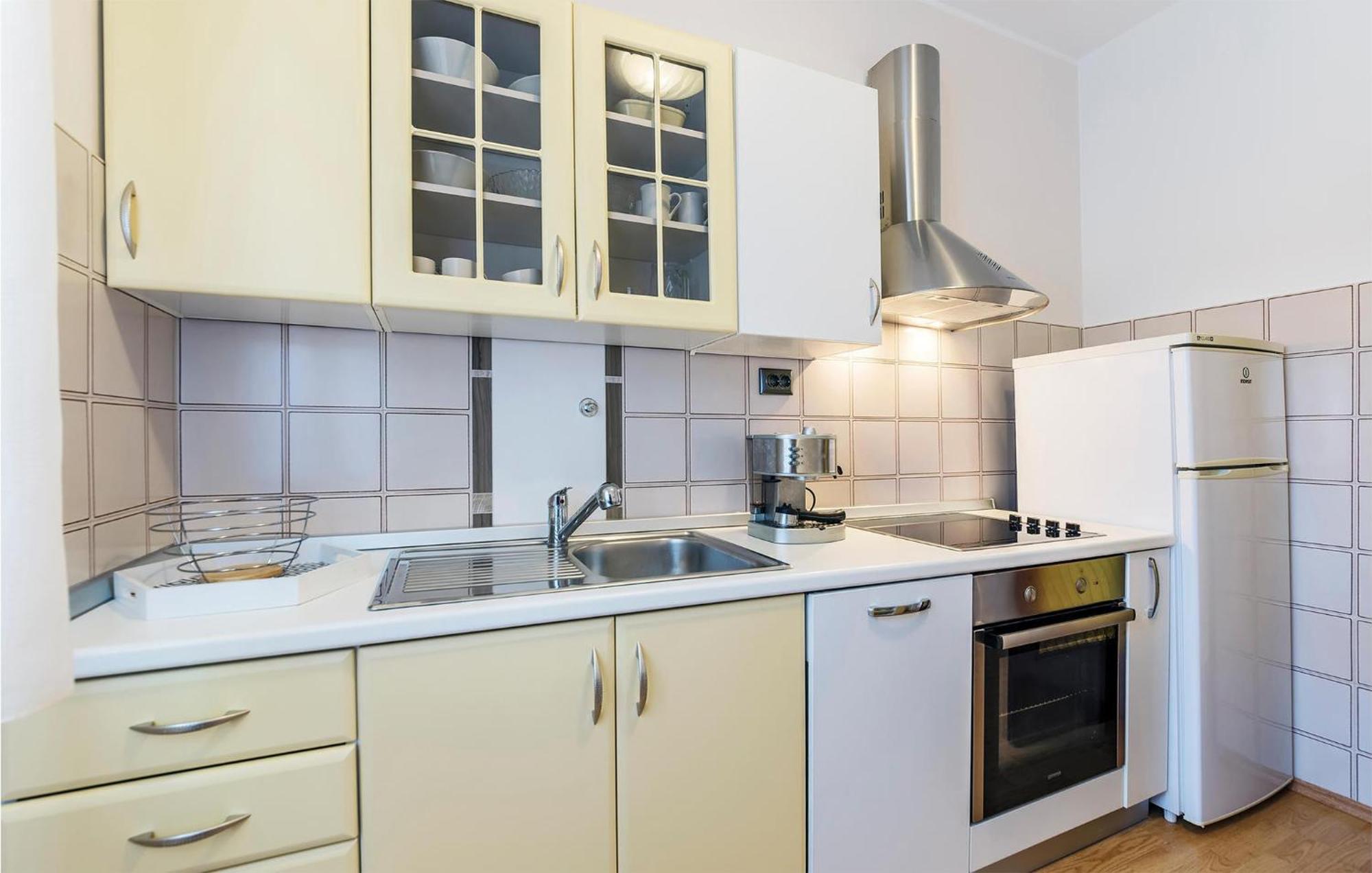 2 Bedroom Beautiful Apartment In Valtura Buitenkant foto